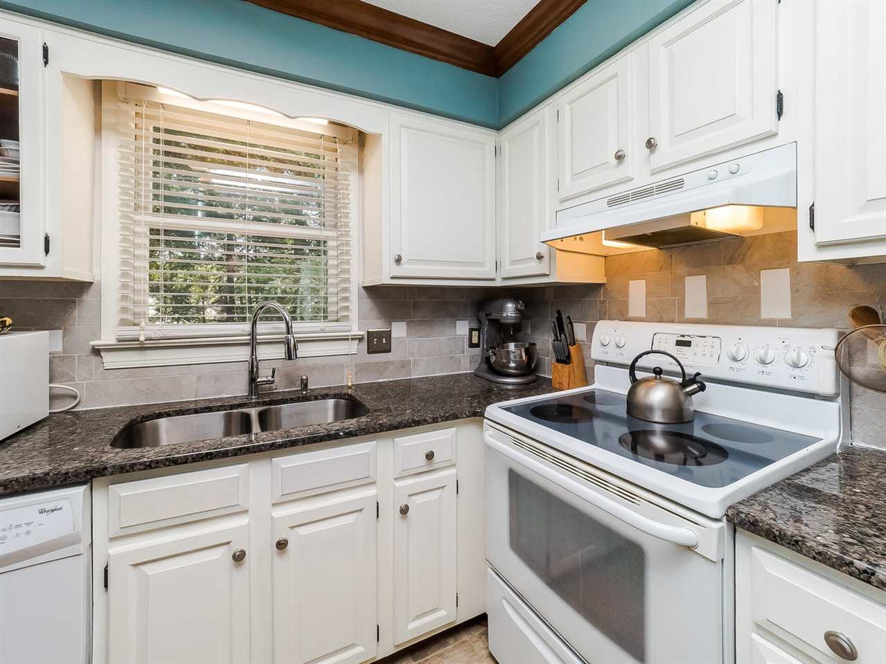 3553 East Jameson Road Raleigh, NC 27604 - Photo 9 of 16 Kitchen