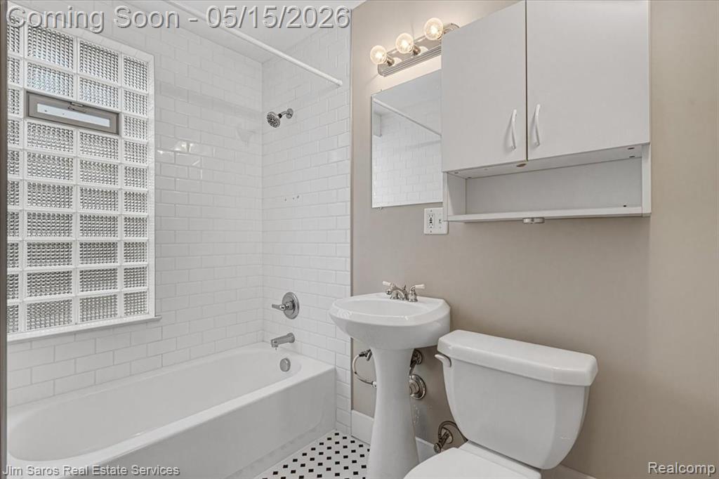 124 Muir Road Grosse Pointe, MI 48236 - Photo 15 of 21