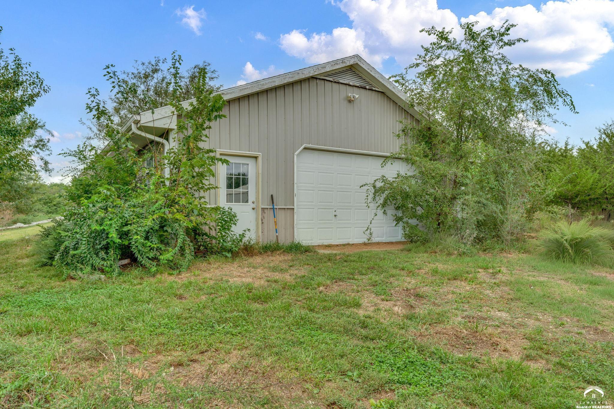 1058 East 932 Road Lawrence, KS 66047 - Photo 38 of 51 Gallery Image 38