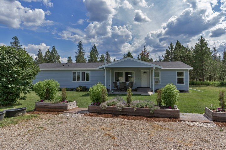 4116 East Oregon Road Elk, WA 99009 - Photo 2 of 20