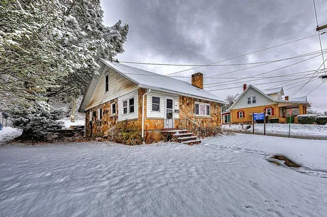 $133,785 | 615 West 4th Avenue, Derry, PA 15627