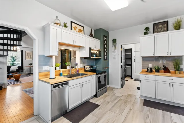 $499,900 | 600 West Garfield Avenue, Unit 602, Milwaukee, WI 53212