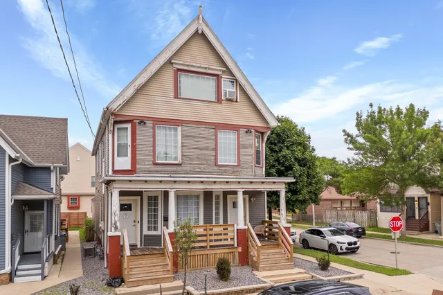 $499,900 | 600 West Garfield Avenue, Unit 602, Milwaukee, WI 53212