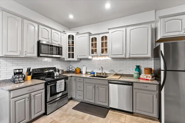 $499,900 | 600 West Garfield Avenue, Unit 602, Milwaukee, WI 53212