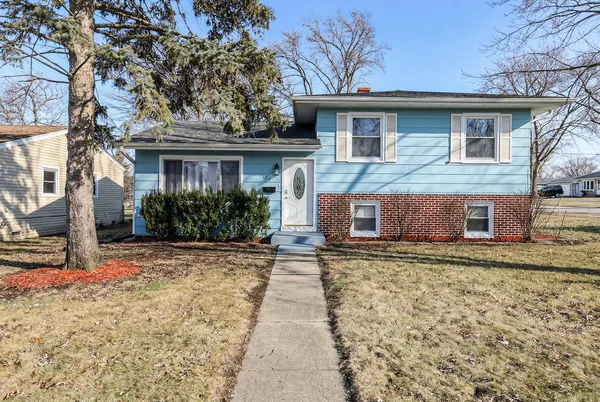 $399,000 | 1777 Linden Avenue, Hanover Park, IL 60133
