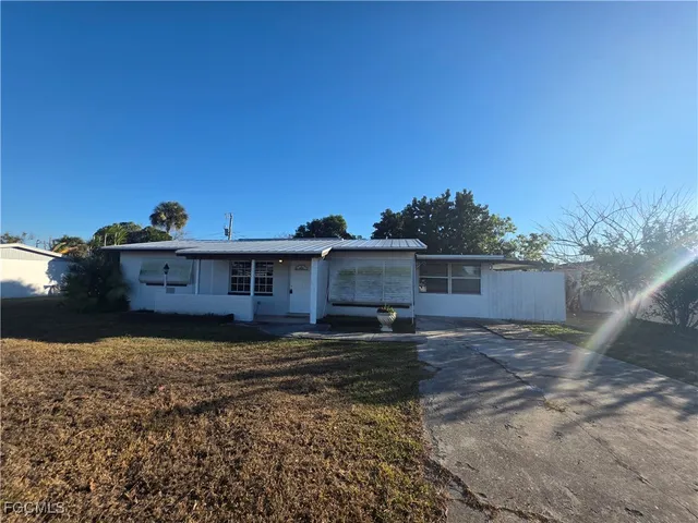 $237,900 | 204 East Bougainvillea Road, Lehigh Acres, FL 33936