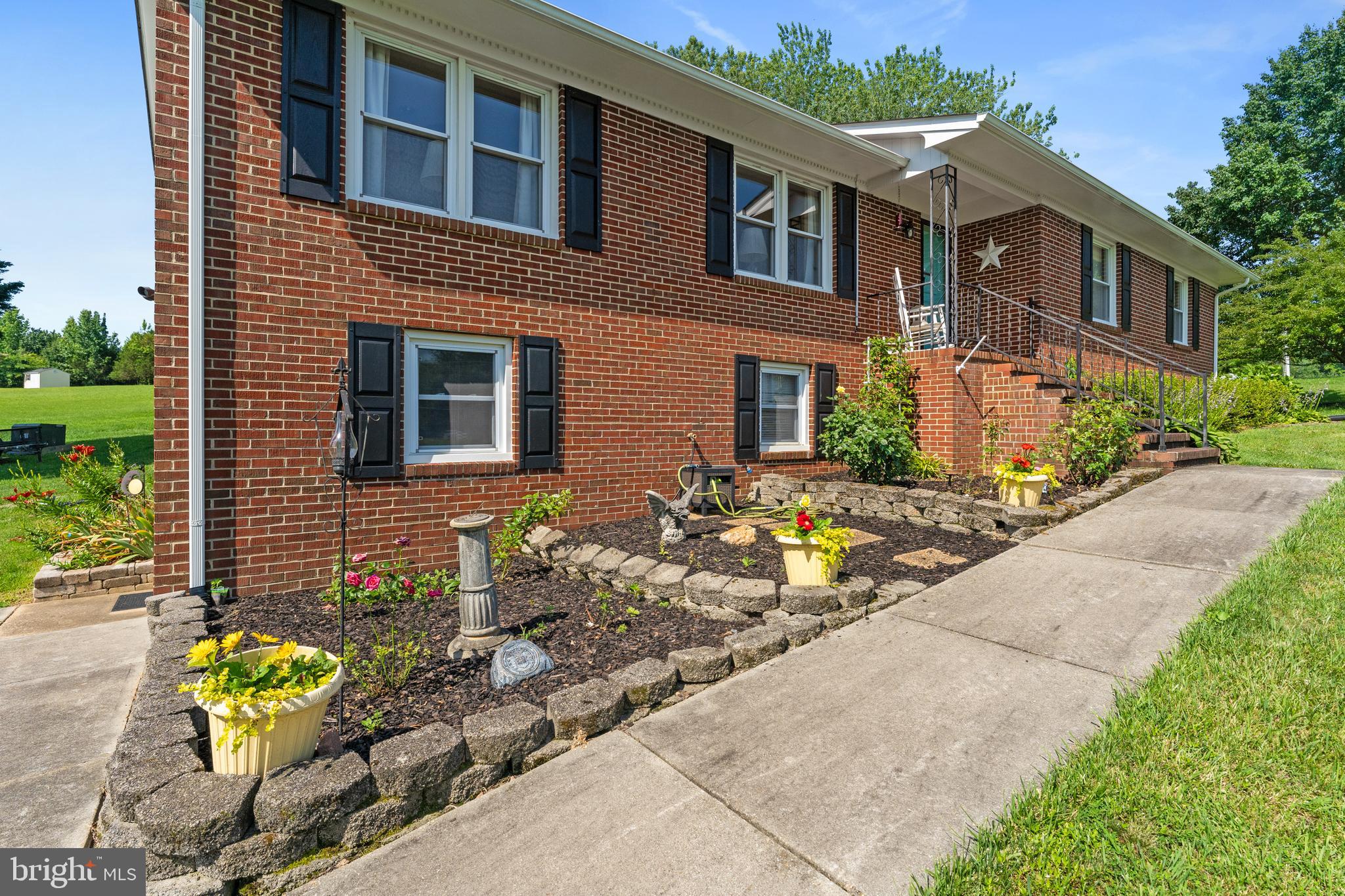 10411 Gordon Road Spotsylvania, VA 22553 - Photo 11 of 61 Front of Home