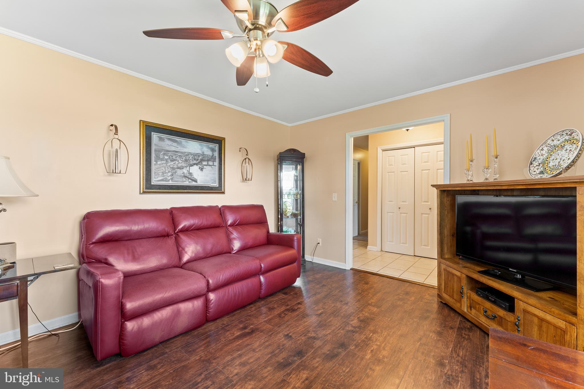 10411 Gordon Road Spotsylvania, VA 22553 - Photo 22 of 61 Living Room