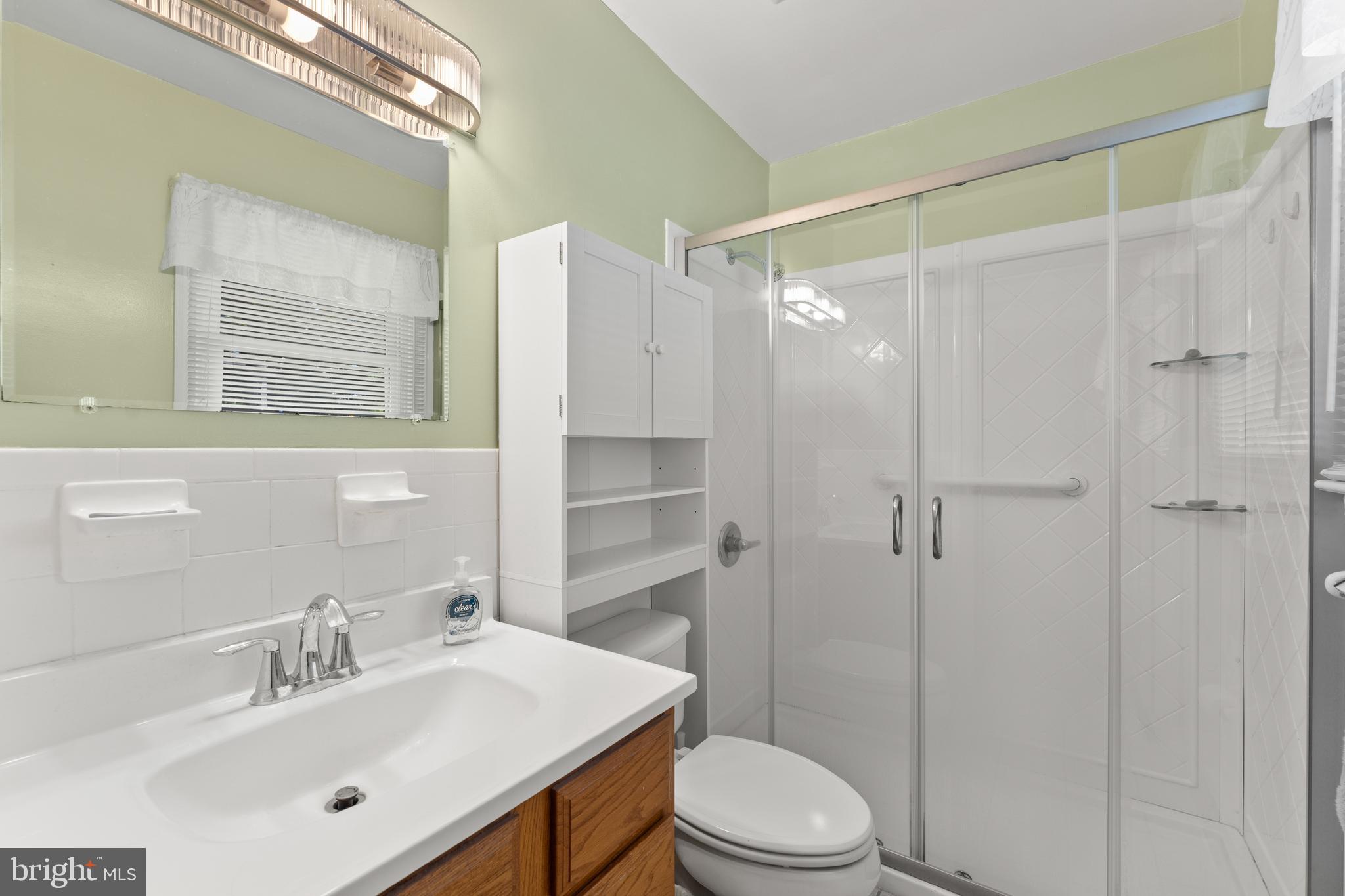 10411 Gordon Road Spotsylvania, VA 22553 - Photo 37 of 61 Primary Bath