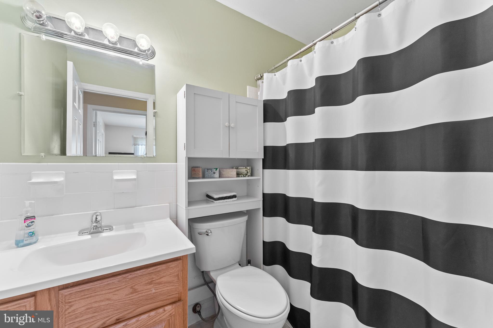10411 Gordon Road Spotsylvania, VA 22553 - Photo 40 of 61 Hall Bath