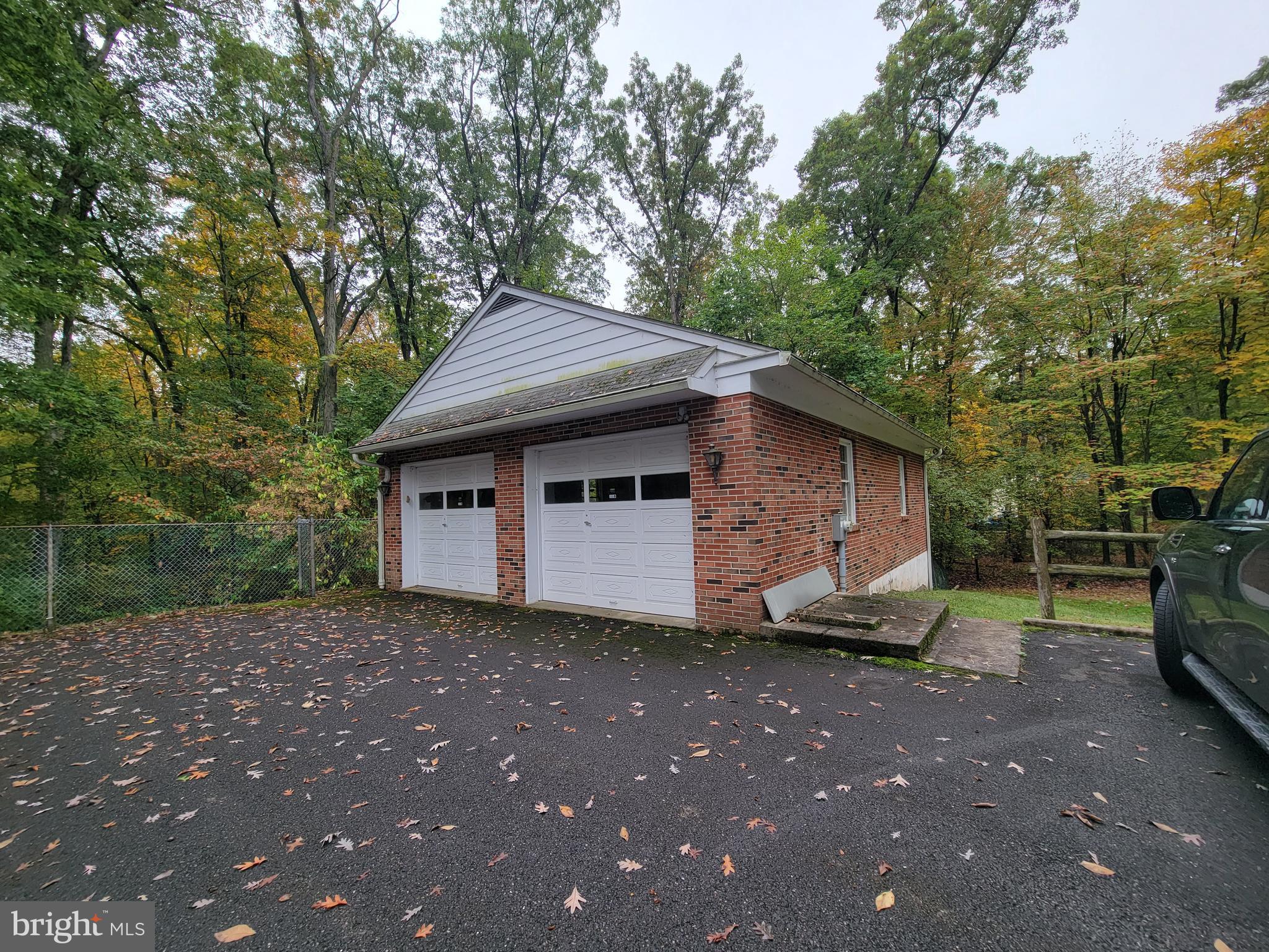 2383 Bedminster Road Perkasie, PA 18944 - Photo 19 of 24 Garage