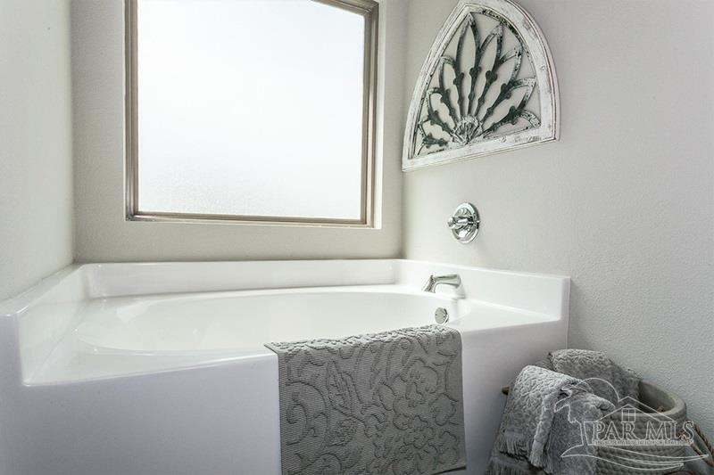 7434 Stagecoach Road Pensacola, FL 32526 - Photo 18 of 25 Gallery Image 18
