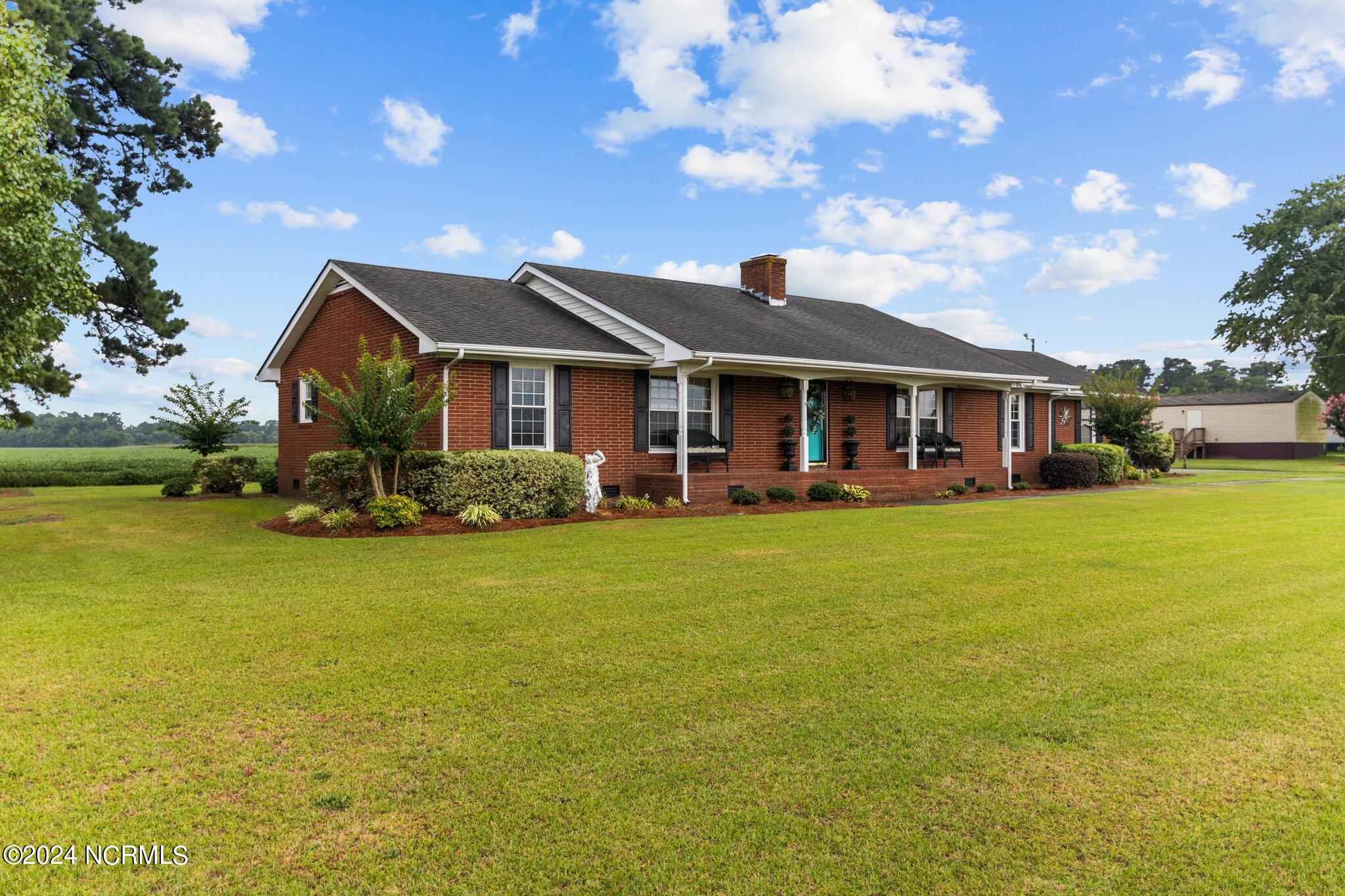 411 Taylor Heath Road Kinston, NC 28501 - Photo 46 of 49 Side View