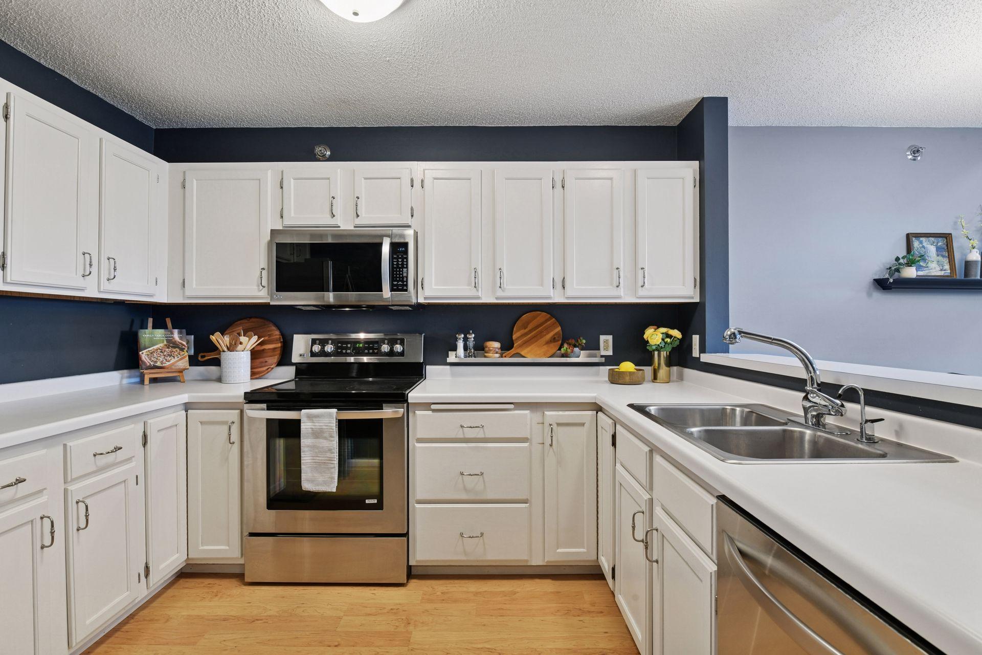 7540 Edinborough Way, Unit 1303 Edina, MN 55435 - Photo 15 of 63