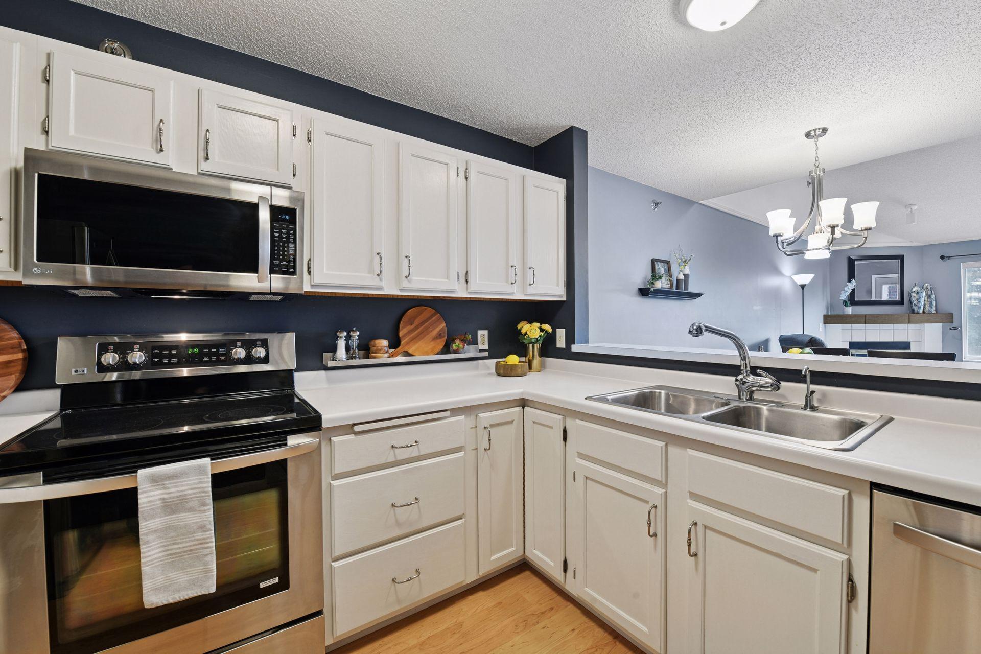 7540 Edinborough Way, Unit 1303 Edina, MN 55435 - Photo 17 of 63