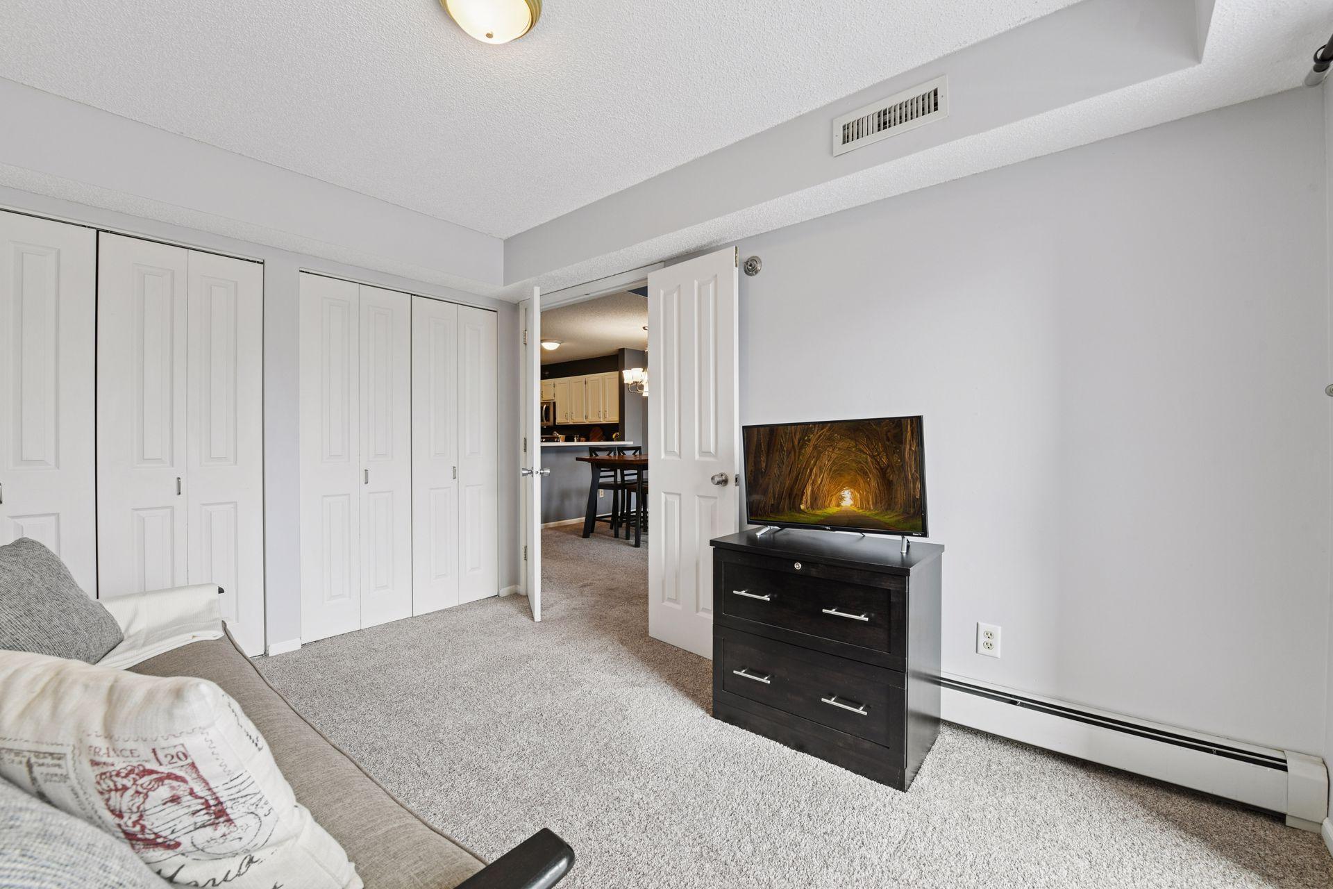 7540 Edinborough Way, Unit 1303 Edina, MN 55435 - Photo 26 of 63