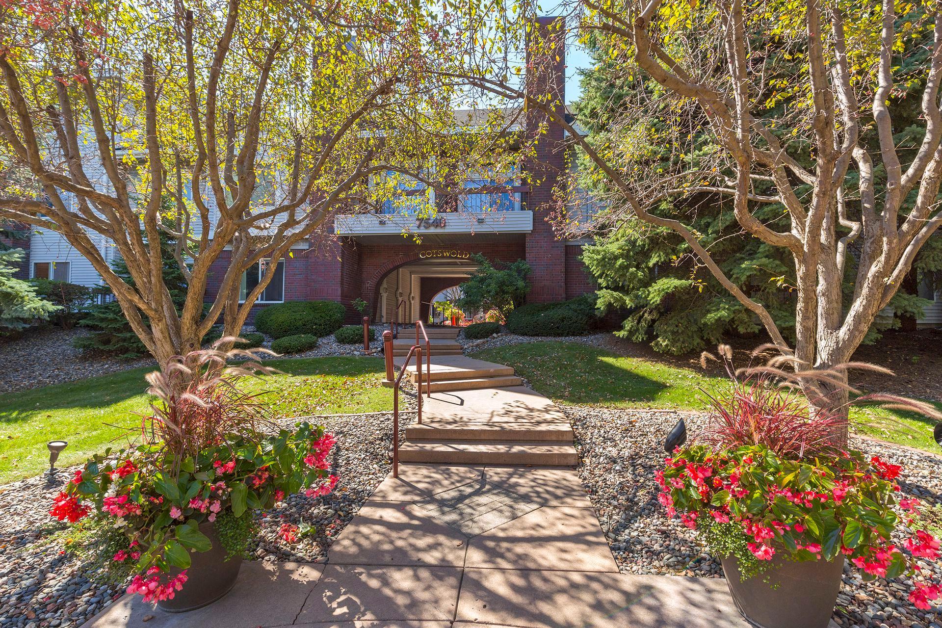 7540 Edinborough Way, Unit 1303 Edina, MN 55435 - Photo 48 of 63