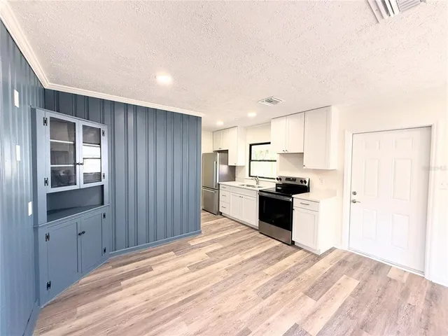 $279,000 | 3745 Martin Avenue, Mount Dora, FL 32757