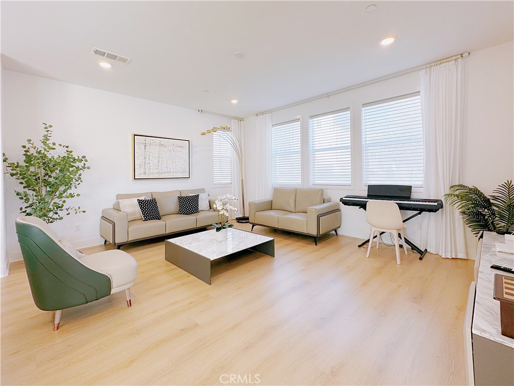 271 Tank Irvine, CA 92618 - Photo 5 of 54