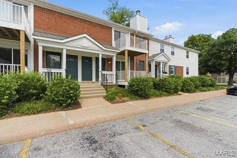 $169,900 | 9129 Wrenwood Lane, Brentwood, MO 63144