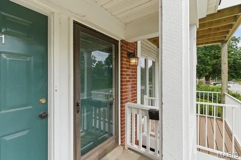 $169,900 | 9129 Wrenwood Lane, Brentwood, MO 63144