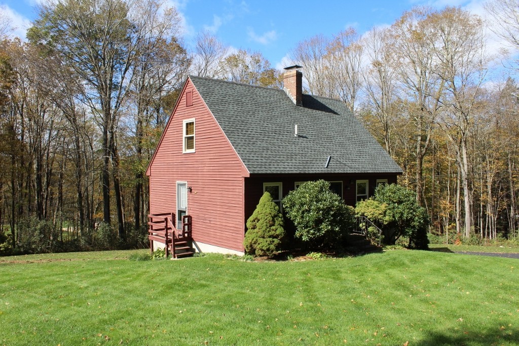 10 East Hill Road East Oakham, MA 01068 - Photo 1 of 21 Gallery Image 1