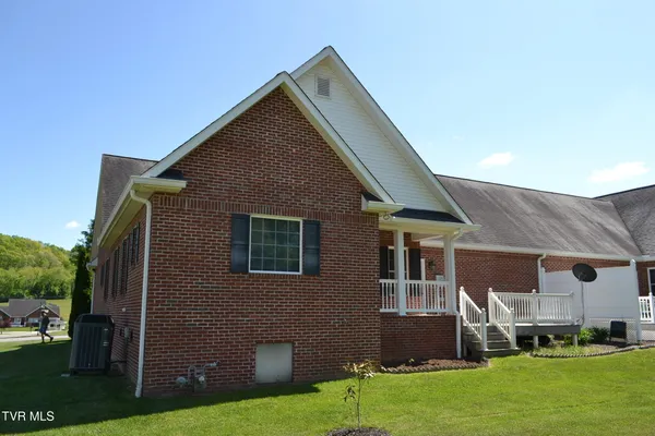 $2,500 | 20299 Millbrook Drive, Unit 7B, Abingdon, VA 24211