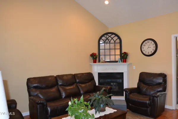 $2,500 | 20299 Millbrook Drive, Unit 7B, Abingdon, VA 24211