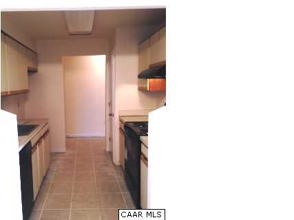 134 Turtle Creek Road, Unit 3 Charlottesville, VA 22901 - Photo 5 of 11 Gallery Image 5