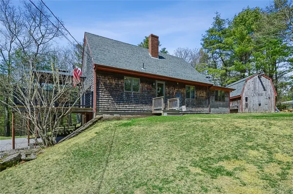 $699,000 | 320 Shannock Road, South Kingstown, RI 02879