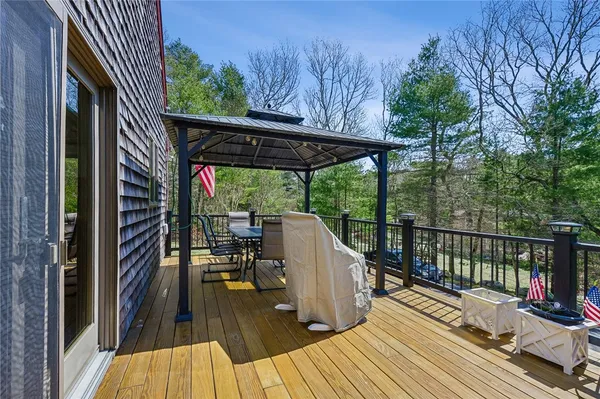 $699,000 | 320 Shannock Road, South Kingstown, RI 02879