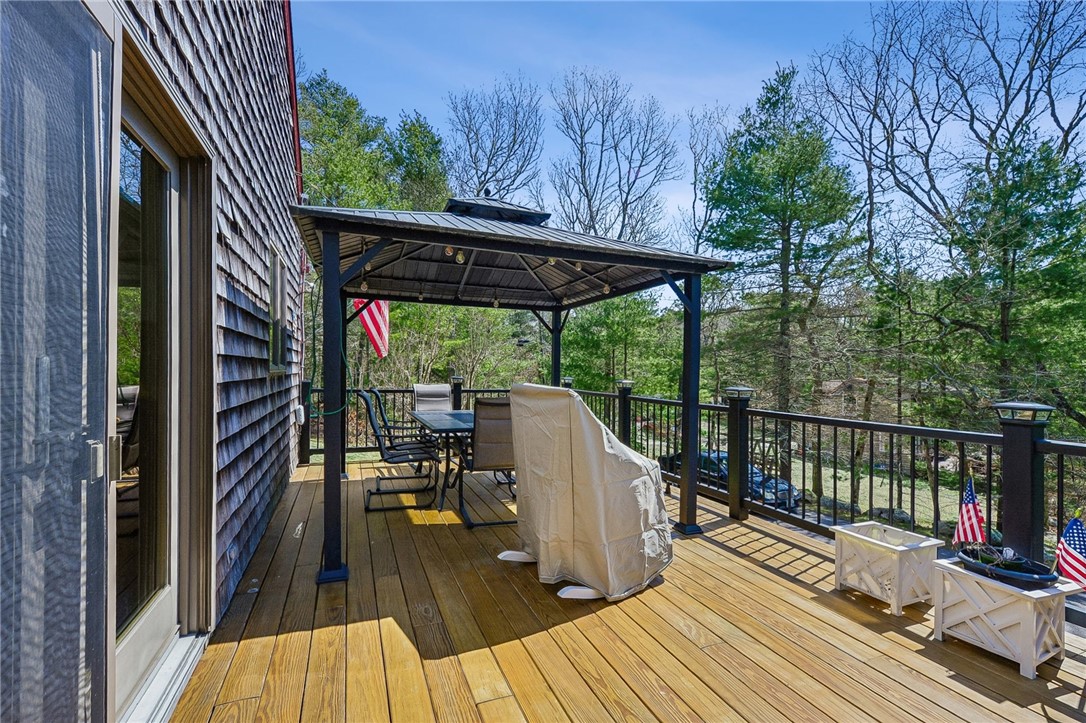 320 Shannock Road South Kingstown, RI 02879 - Photo 4 of 28