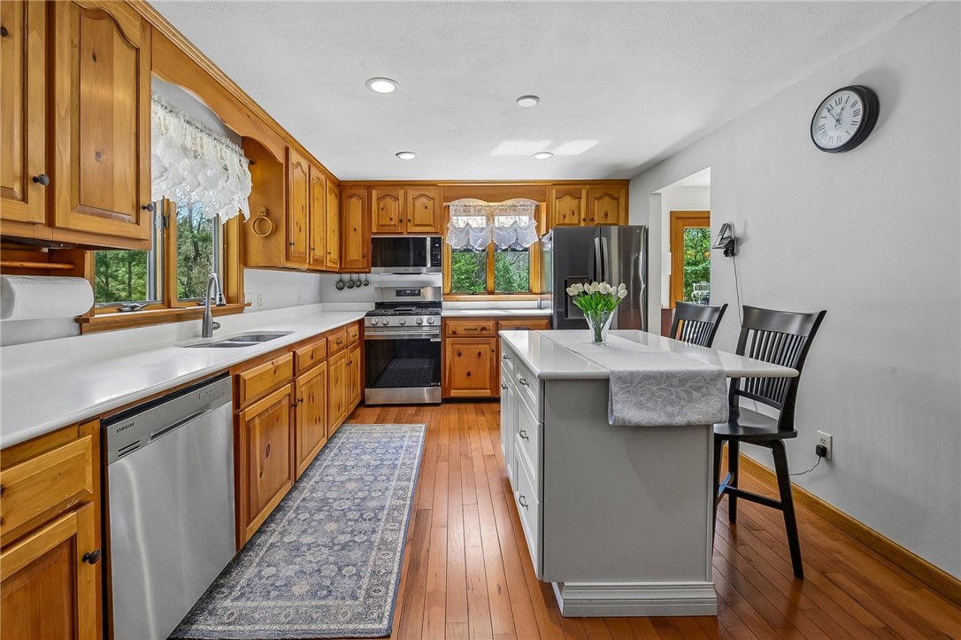 320 Shannock Road South Kingstown, RI 02879 - Photo 5 of 28