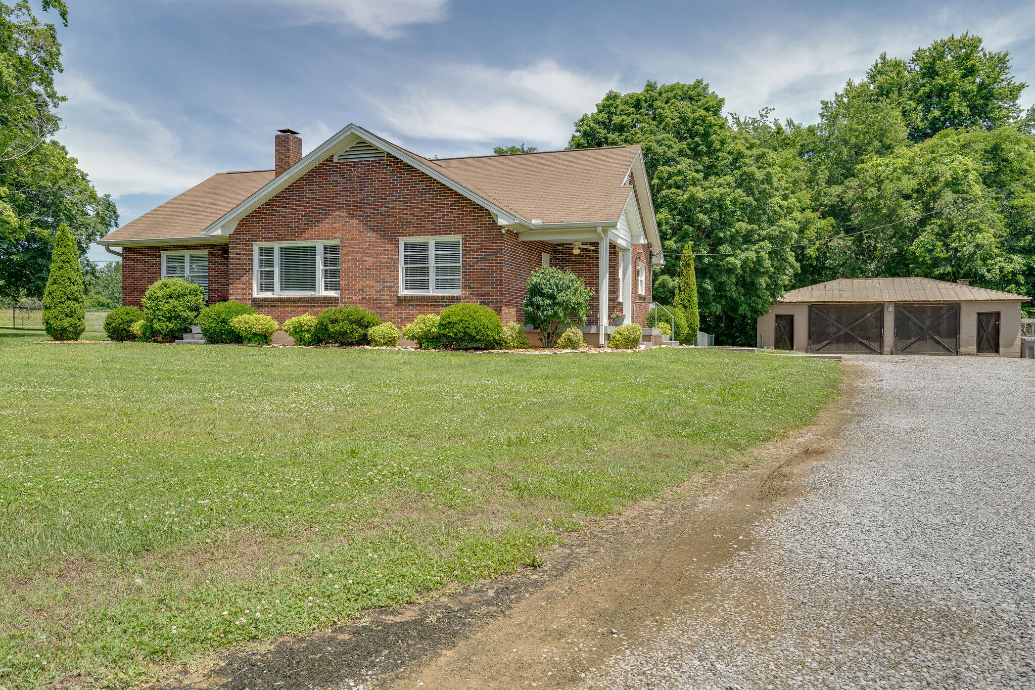 2241 Battle Creek Road Springfield, TN 37172 - Photo 6 of 32 a front view of a house with yard