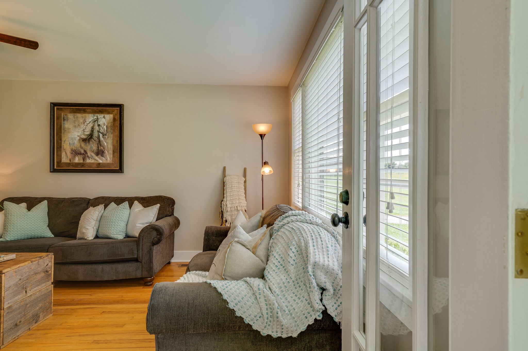 2241 Battle Creek Road Springfield, TN 37172 - Photo 8 of 32 a living room with furniture and a large window