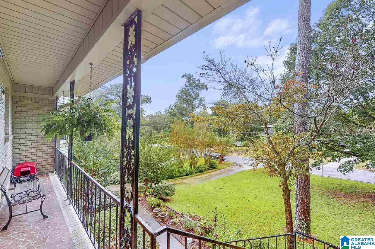 226 Snake Hill Road Trussville, AL 35173 - Photo 2 of 31