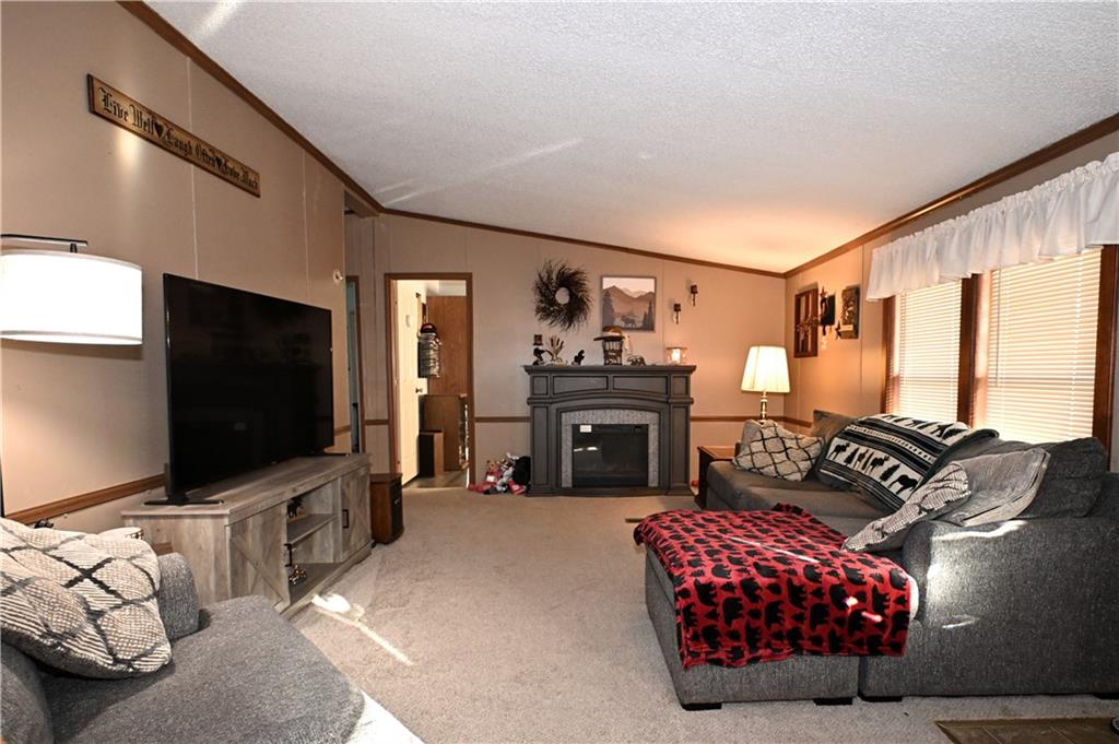 1258 Madison Drive Elizabeth, PA 15037 - Photo 4 of 32