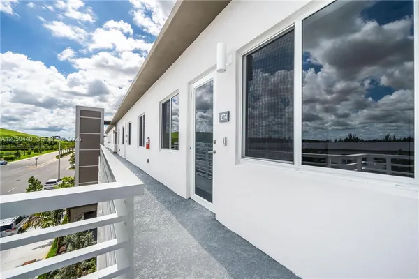 $3,200 | 10270 Northwest 66th Street, Unit 305, Doral, FL 33178