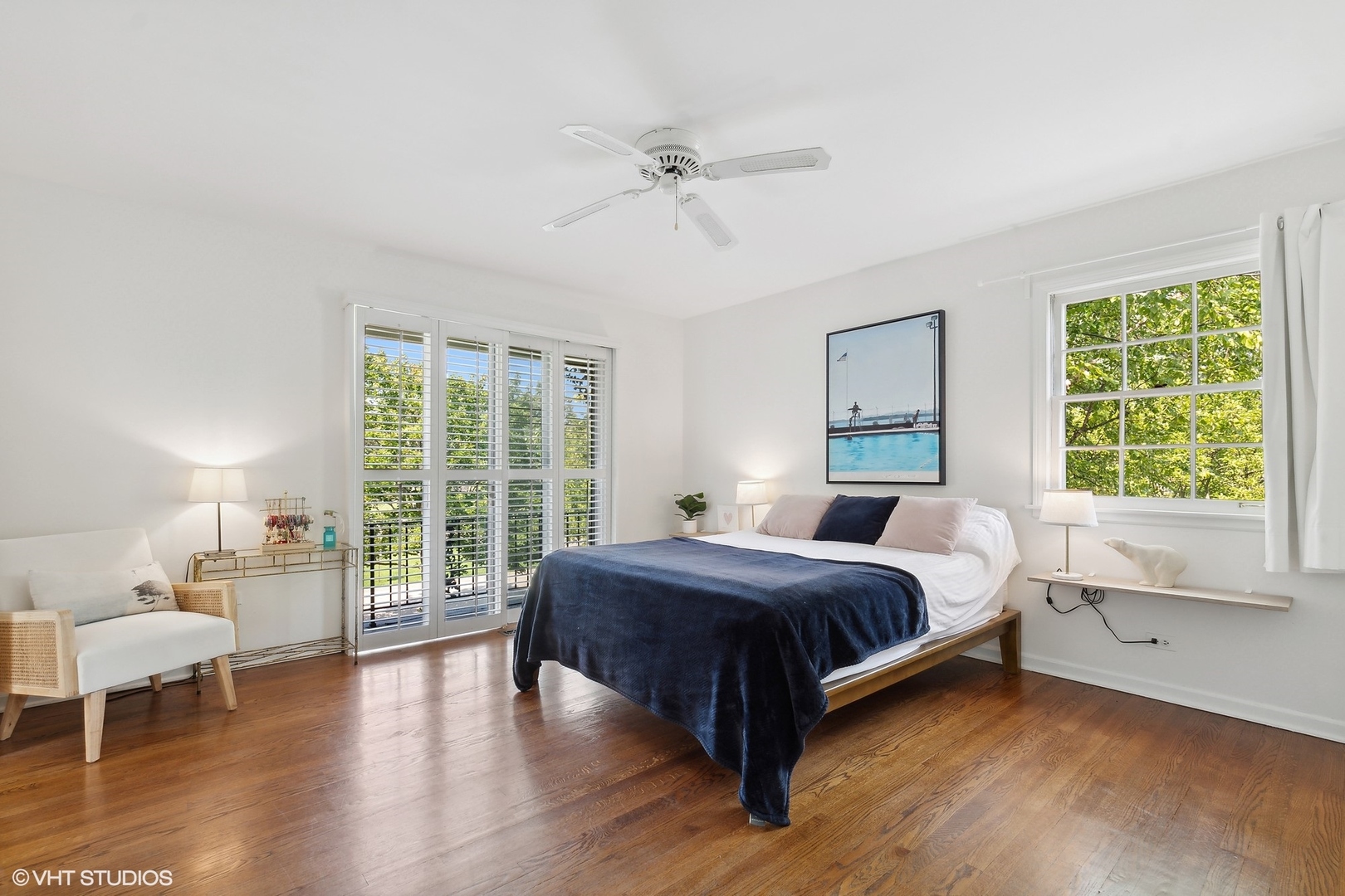 845 Forest Hill Road Lake Forest, IL 60045 - Photo 24 of 41 a bedroom with a bed and a large window