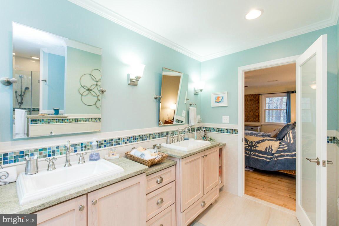 8046 Stillbrooke Road Manassas, VA 20112 - Photo 23 of 30 Bath (Master)