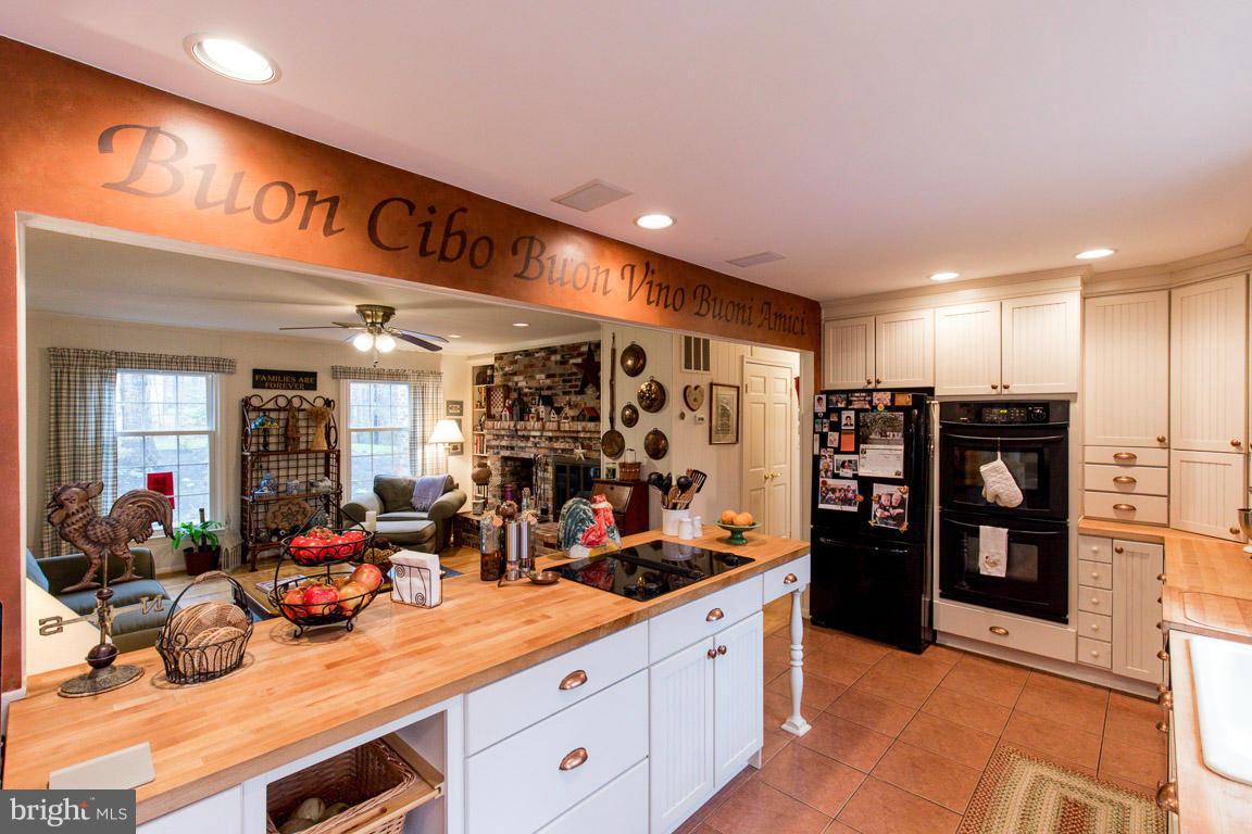 8046 Stillbrooke Road Manassas, VA 20112 - Photo 10 of 30 Kitchen