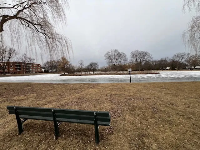 $319,000 | 2700 Bel Aire Drive, Unit 104, Arlington Heights, IL 60004