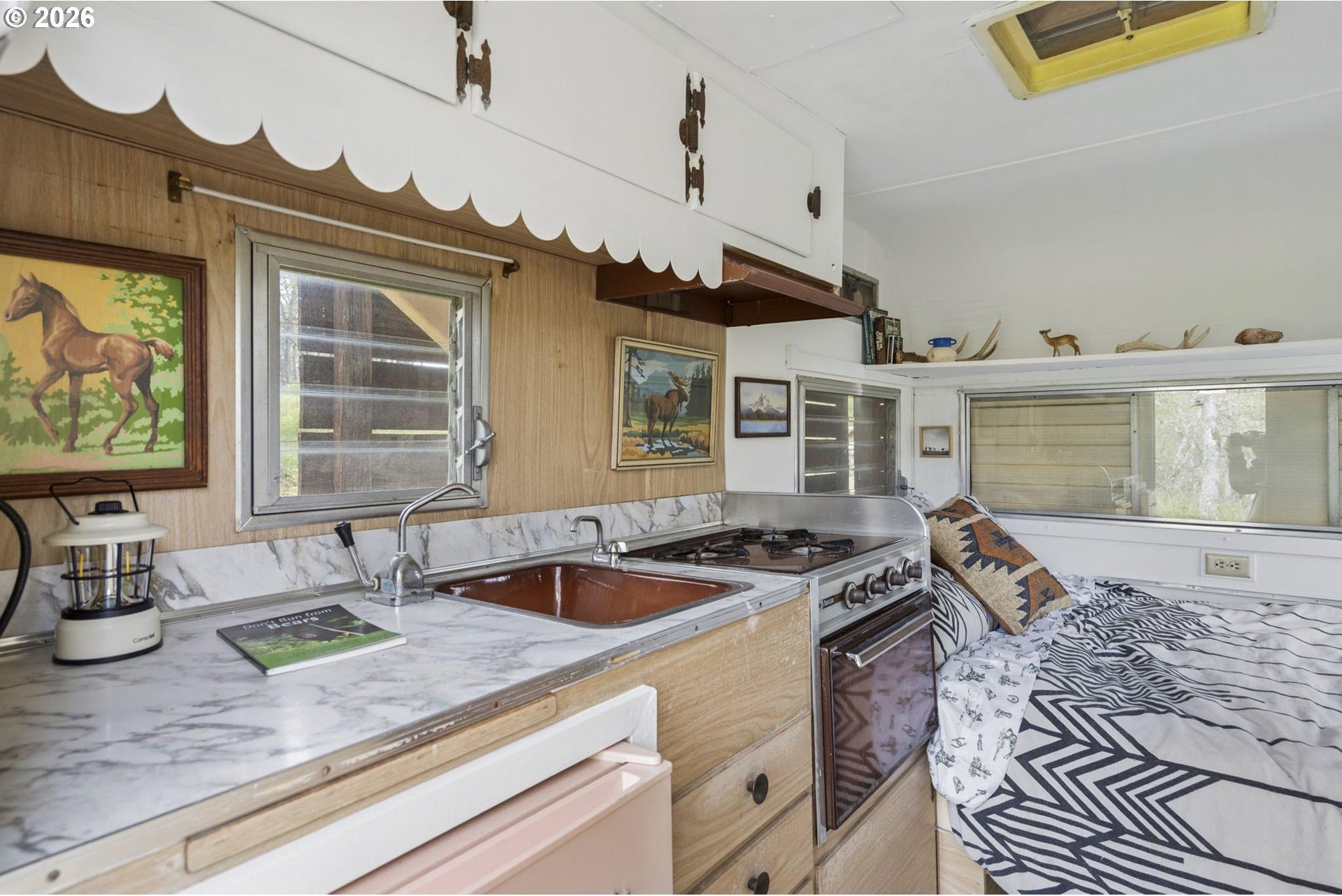 232 Oda Knight Road Lyle, WA 98635 - Photo 33 of 44 Gallery Image 33