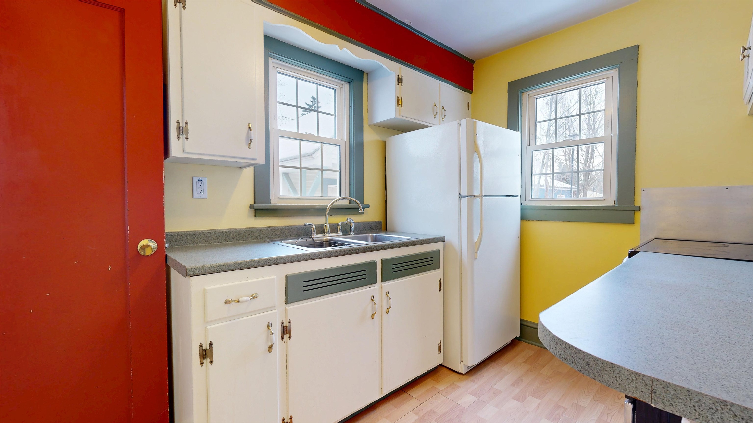 93 Russell Street Winooski, VT 05404 - Photo 4 of 20