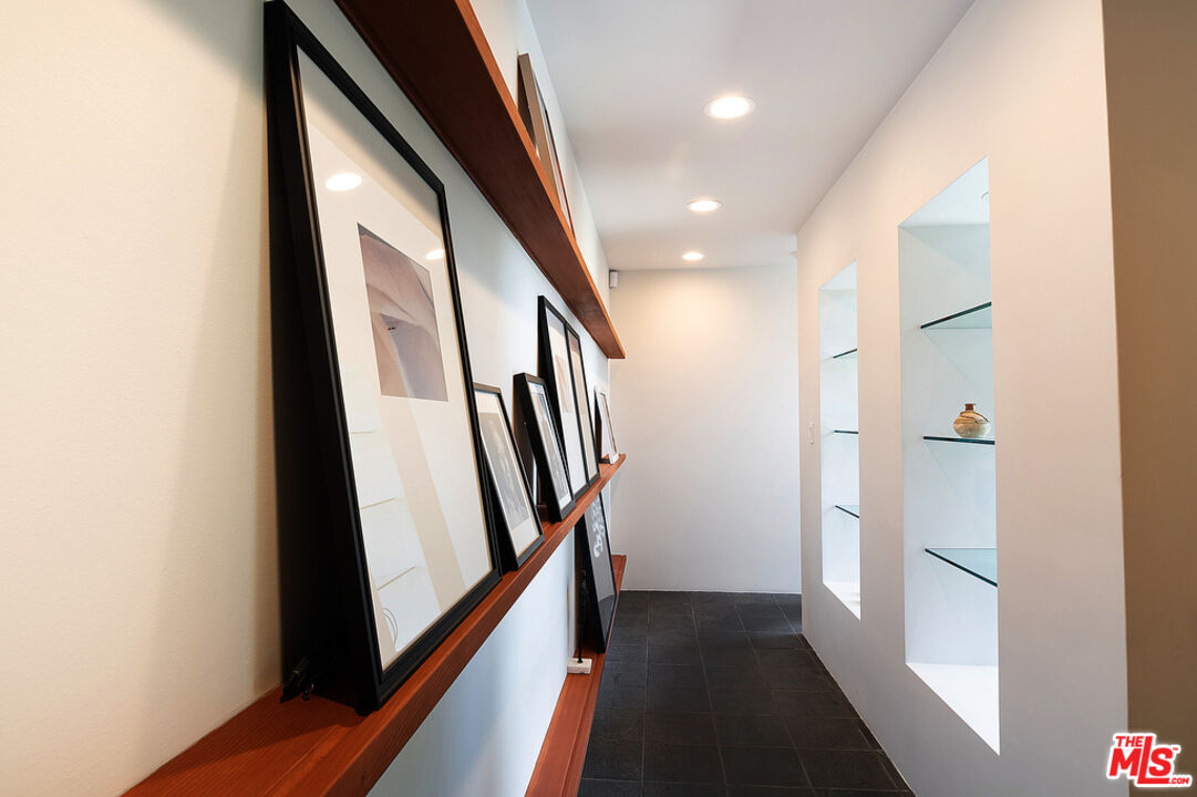 12517 Cloud Lane Los Angeles, CA 90049 - Photo 22 of 49