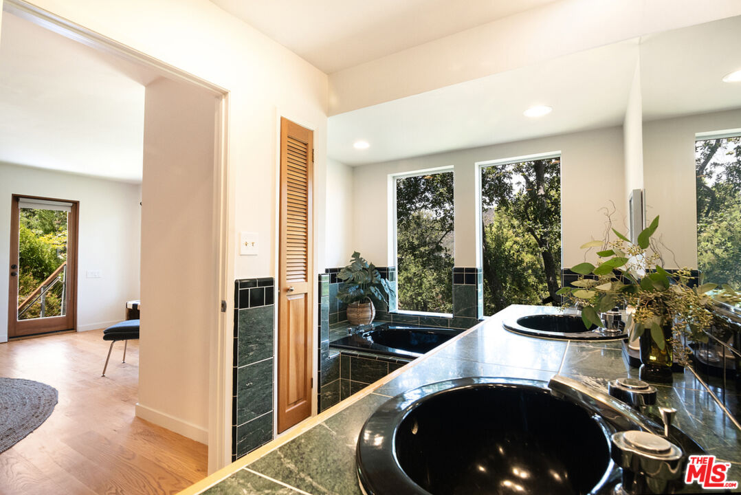 12517 Cloud Lane Los Angeles, CA 90049 - Photo 26 of 49