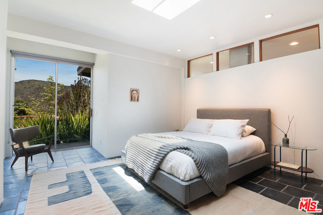 12517 Cloud Lane Los Angeles, CA 90049 - Photo 31 of 49