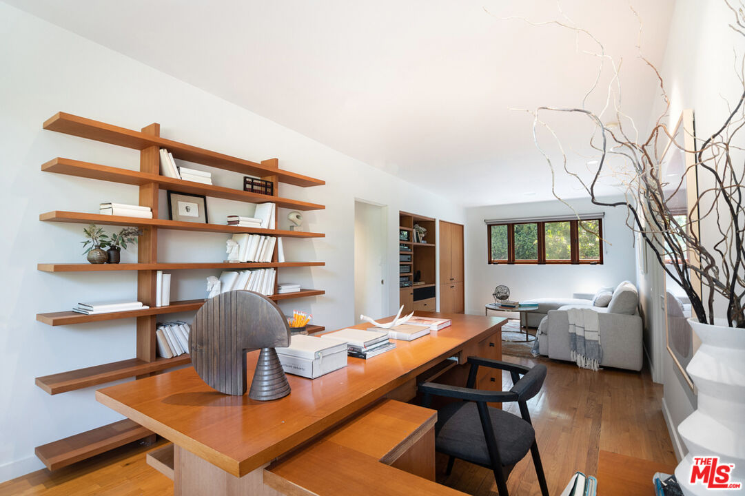 12517 Cloud Lane Los Angeles, CA 90049 - Photo 37 of 49