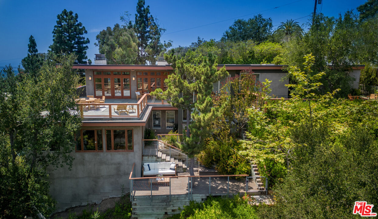 12517 Cloud Lane Los Angeles, CA 90049 - Photo 44 of 49