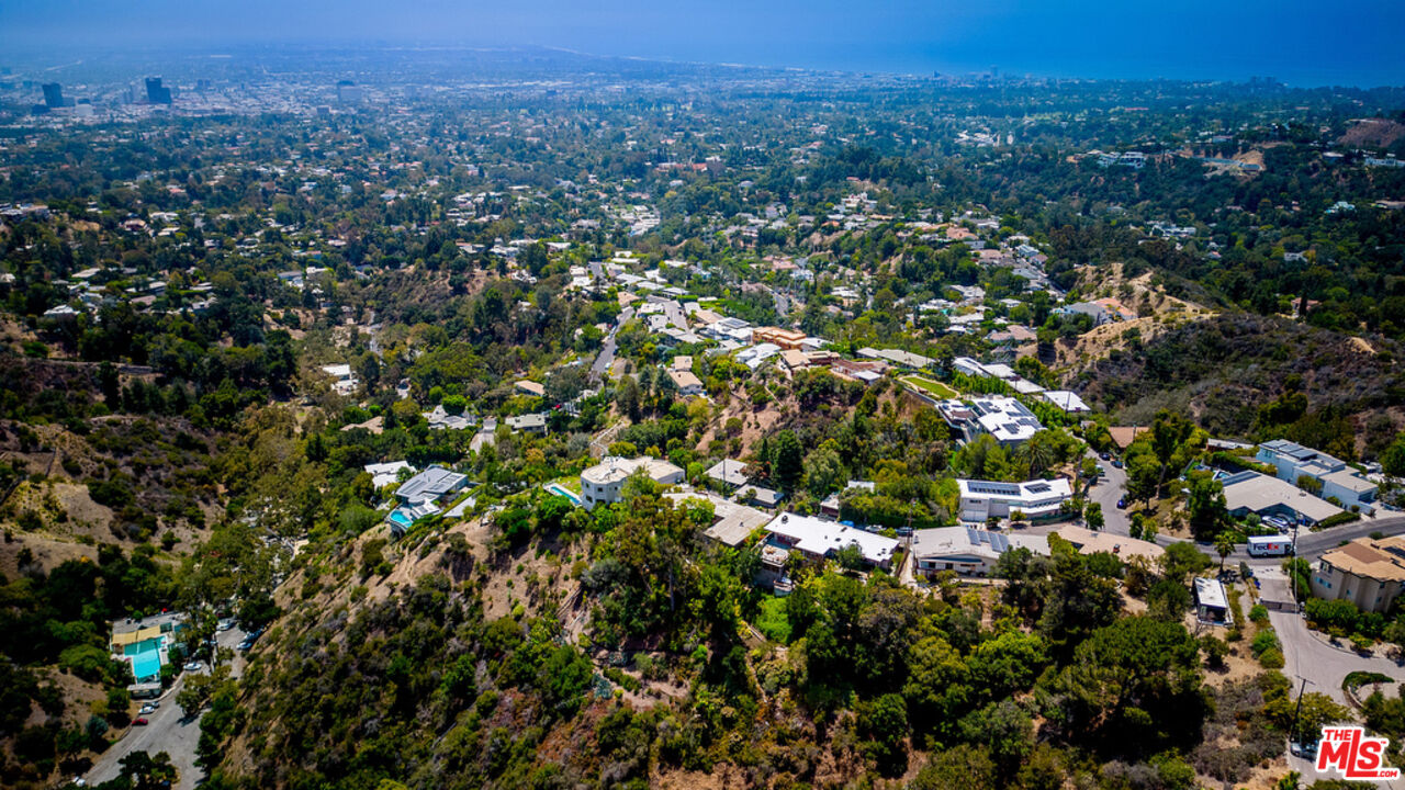 12517 Cloud Lane Los Angeles, CA 90049 - Photo 45 of 49